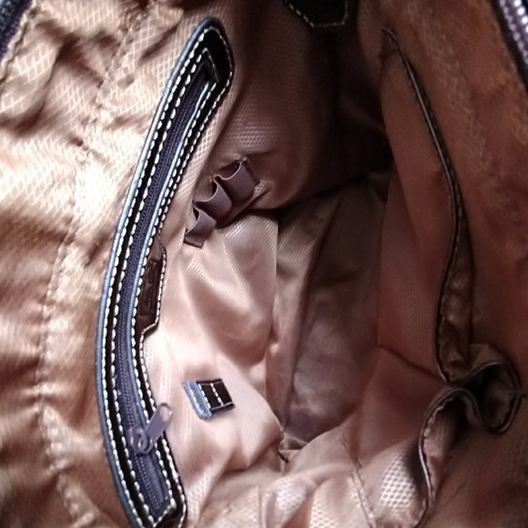 MC Marc Chantal Ostrich Embossed crossbody purse - Picture 5 of 7